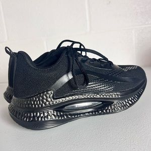 Women's Solid Knit Athletic Sneakers - Black
